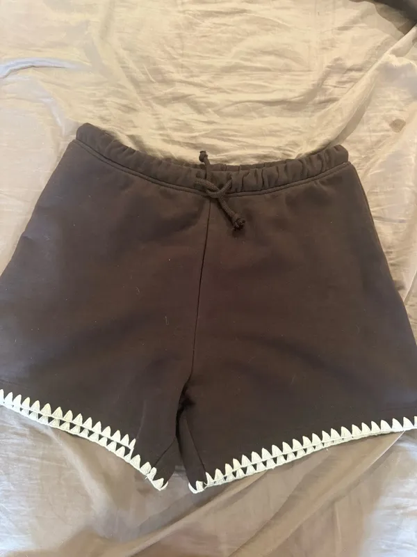 Primark brown short sleeve and shorts oversized set with white hemming - Image 2