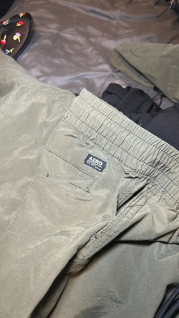 Aeropostale Green Cargo Joggers Army - Image 3