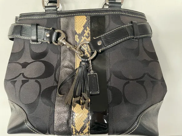Vintage COACH HAMPTONS BLACK SIGNATURE C PYTHON STRIPE TOTE Big Logo - Image 4