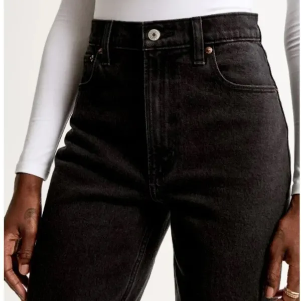 Abercrombie and Fitch 90s Relaxed High Rise Jean Size 26 - Image 3