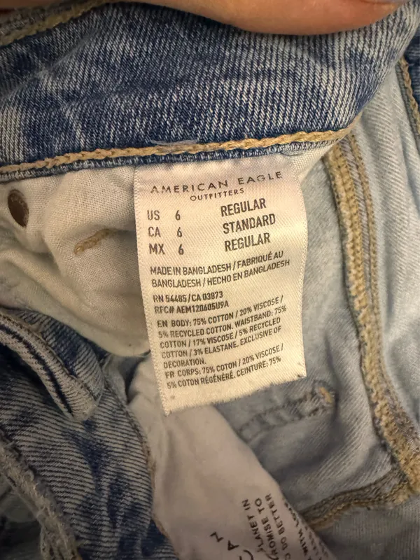 American Eagle Outfitters Jeans Mom Ripped - Image 3