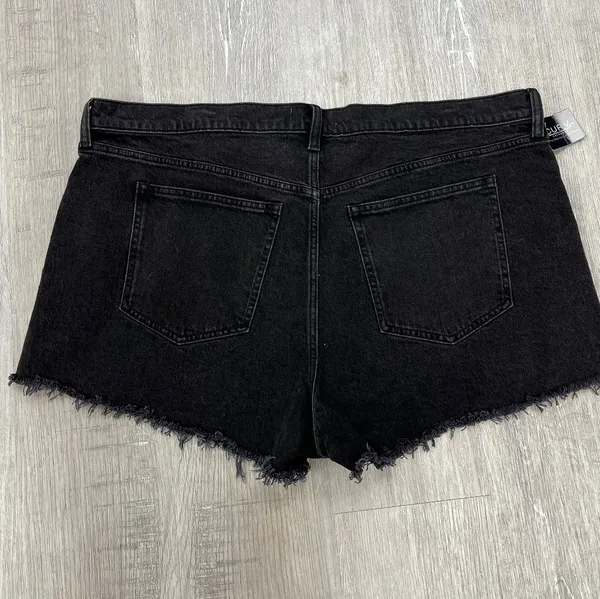 Abercrombie & Fitch Premium High Rise 4" Mom Short - Size 18/20 - Image 3