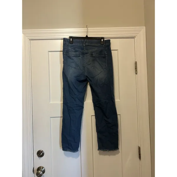 Kancan Women’s Size 15 / 31 Med Wash Distressed Estilo Jeans High Rise Tapered - Image 3