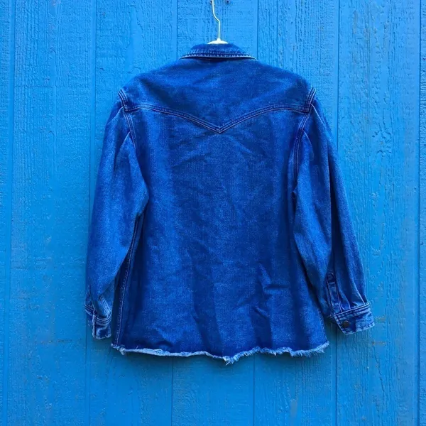 Main Strip Women’s Size Large Blue Button Down Denim Jacket v6x - Image 4