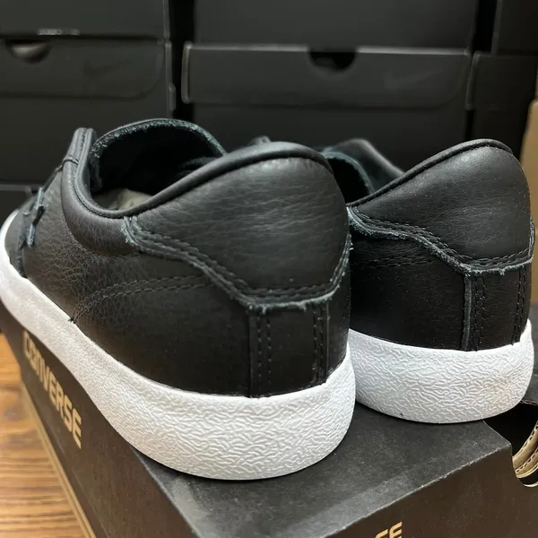 Converse Women's Black and Grey Trainers - Image 5