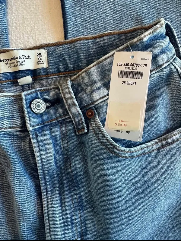 Abercrombie Ankle Straight Ultra High-Rise - Image 5