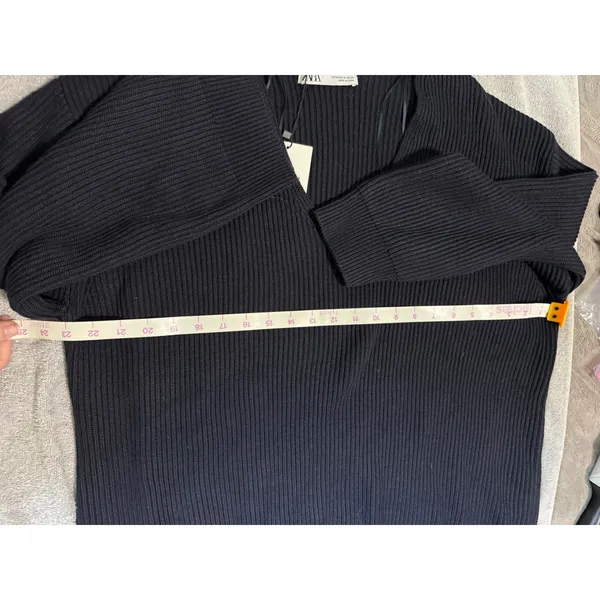 NWT Zara Women Size Medium Navy Blue‎ V-Neck Sweater Quarter Sleeve Heavy Weight - Image 4