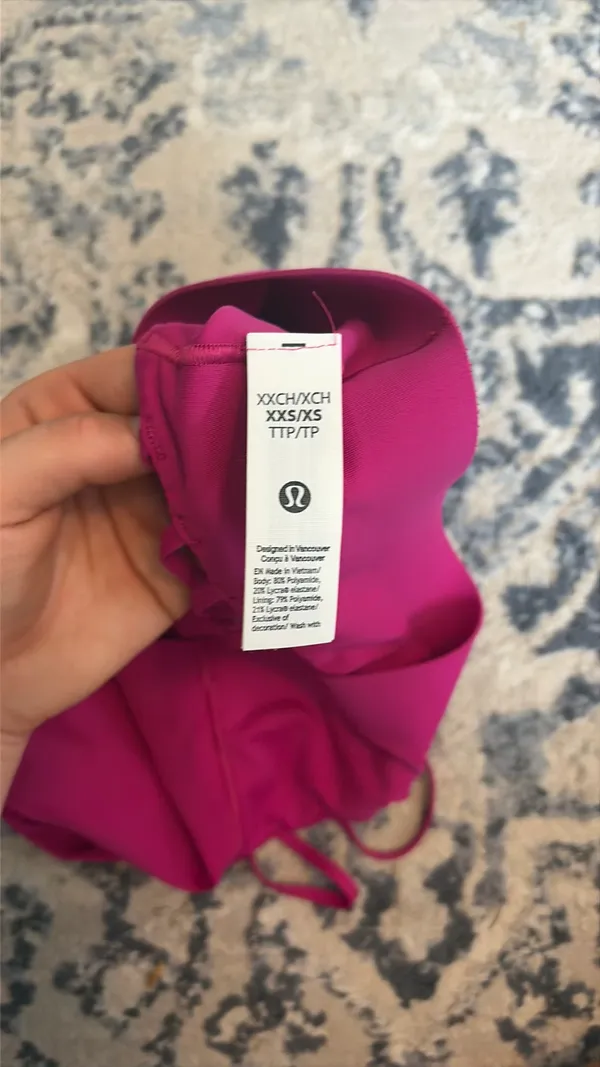 Lululemon sports bra and shorts set - Image 4