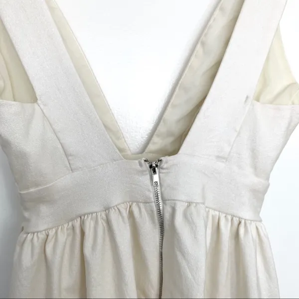 Lac Bleu 🤍Pearl White Mini Dress With Plunge Neck🤍 - Image 4