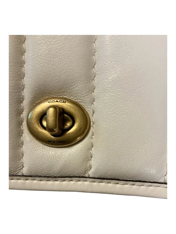 Coach Linear Quilted Leather Turnlock Crossbody Wallet in Chalk / Cream - Image 7