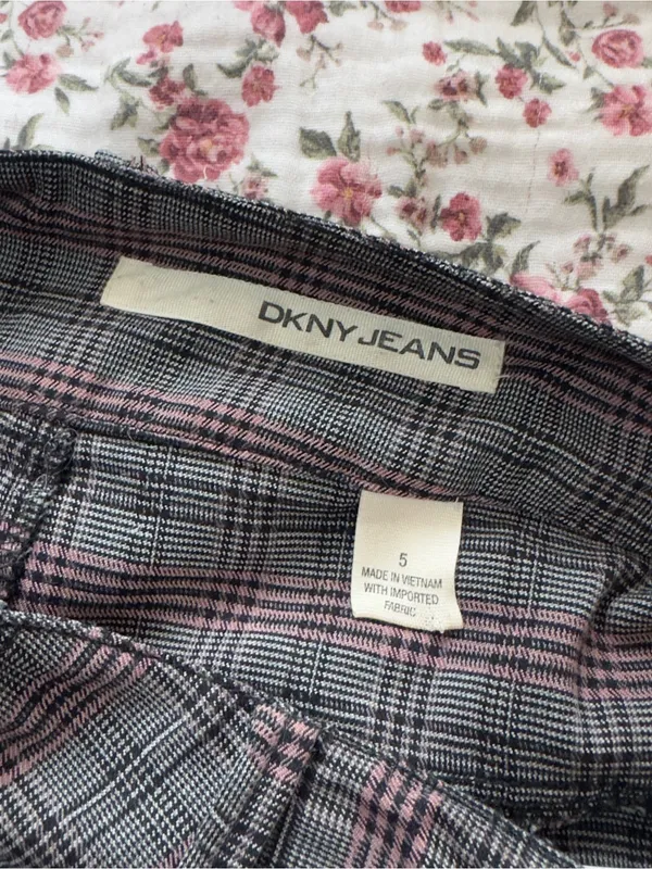 Y2K Plaid Mini Skirt in Grey with Subtle Pink Stripe - Image 3