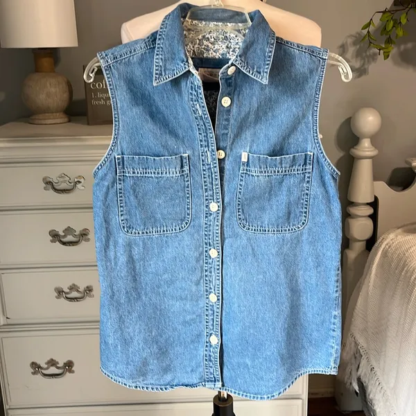 Riders By Lee Denim Jean Top Womens Small Button Down Collar Shirt Sleeveless Cotton - Image 2