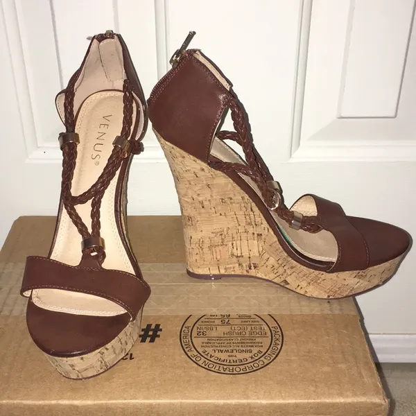 Venus Brwn Cork Platform 5 1/4” Wedge Sandals Sz 7 - Image 8