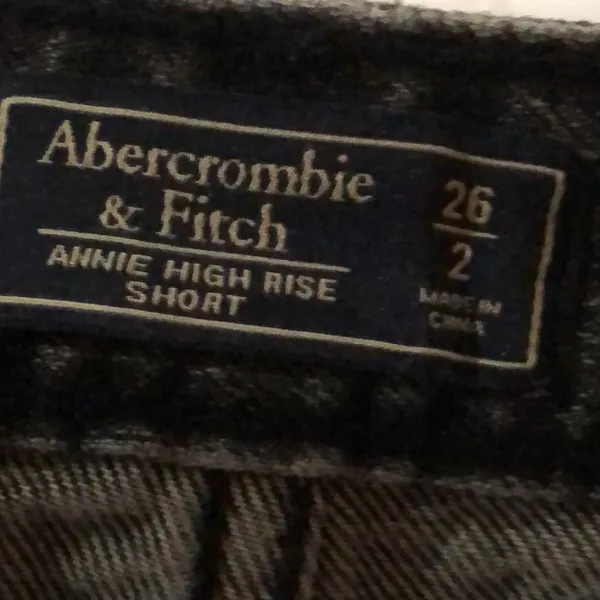 Abercrombie and Fitch gray distressed denim shorts - Image 6