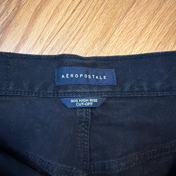High-Rise black distressed denim shorts Aeropostale  - Image 3
