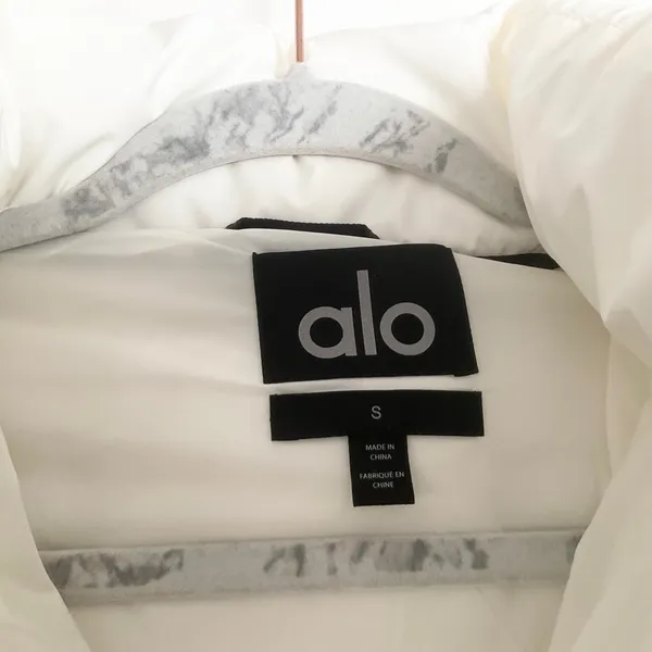 Alo Yoga Aspen Love Puffer Jacket Ivory S - Image 3