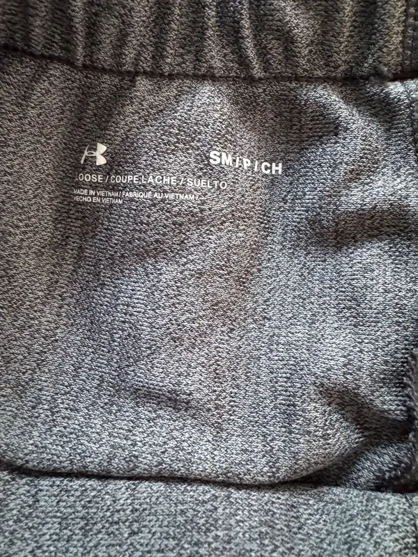 Under Armour Play Up Athletic Shorts Size Small - Image 3