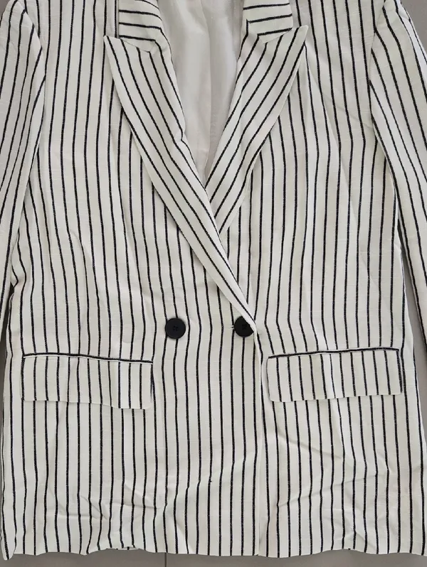 Zara Oversised White Blazer with Black Pinstripes Size XS - Image 8