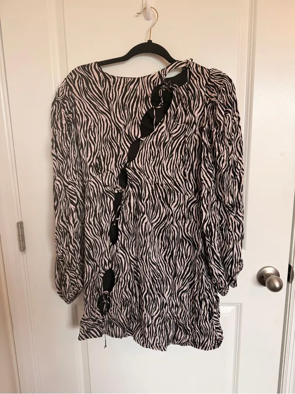 NWT For Love & Lemons Rosita Mini Dress Large - Image 4