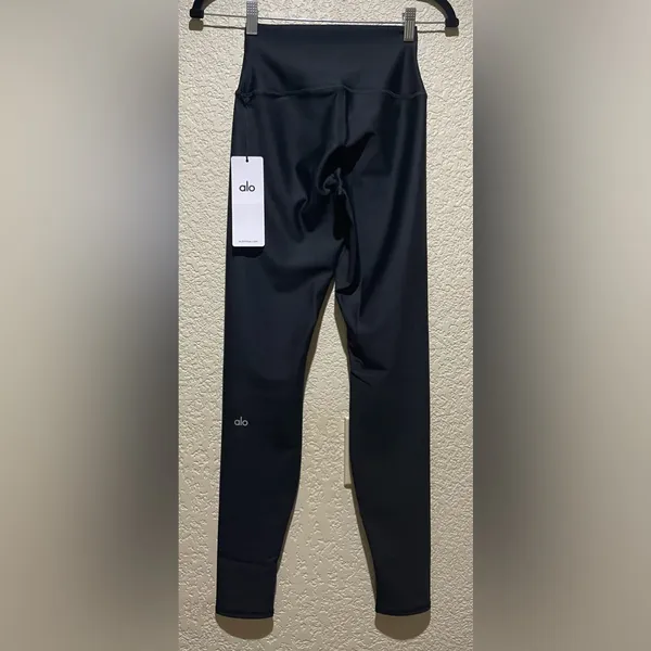Alo Yoga NWT High Waisted Airlift Leggings in Black Size S - Image 6