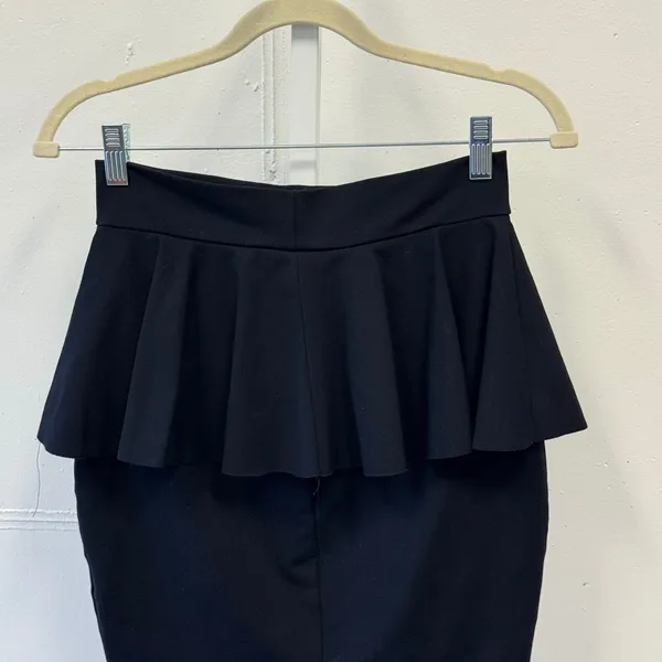 Bebe 2010s Black Peplum Mini Skirt XS Stretchy Bodycon Ruffle Made in USA - Image 3