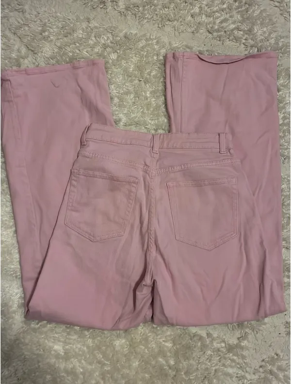 H&M High-Waisted Pink Jeans - Image 2
