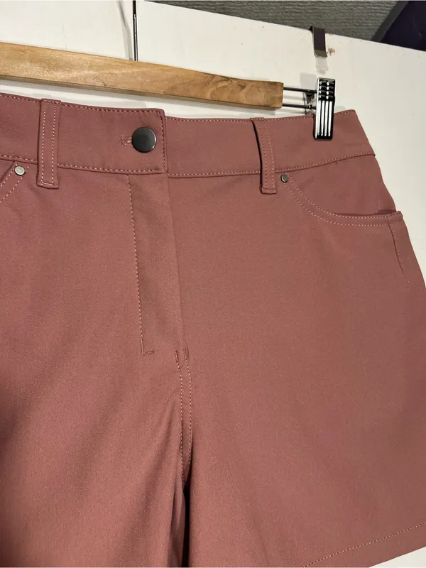 NWOT Lululemon Spiced Chai City Sleek 5 Pocket High-Rise Short 4" Size 29 - Image 6