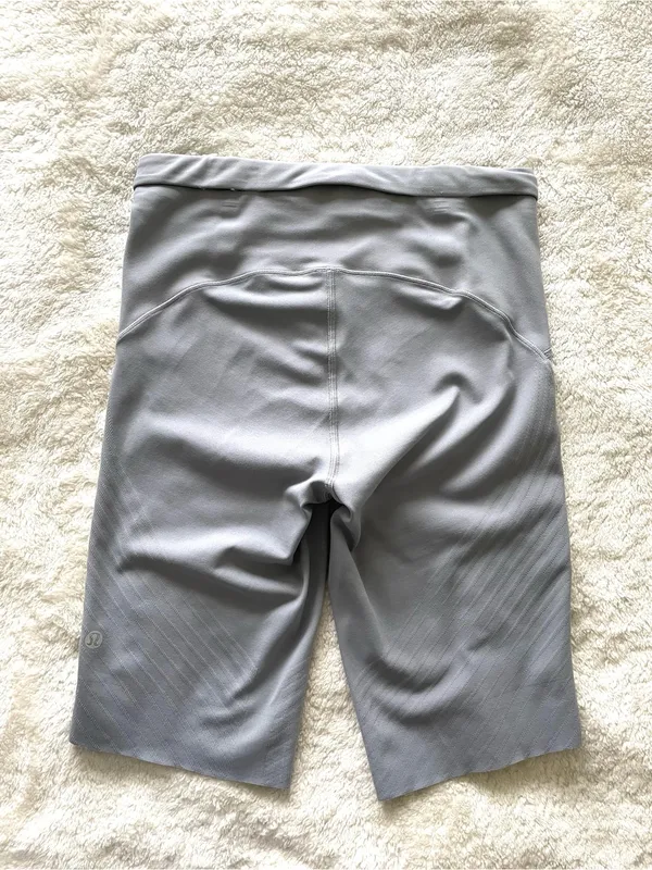 Lululemon SenseKnit Running High-Rise Short 10" Grey Size 6 - Image 5