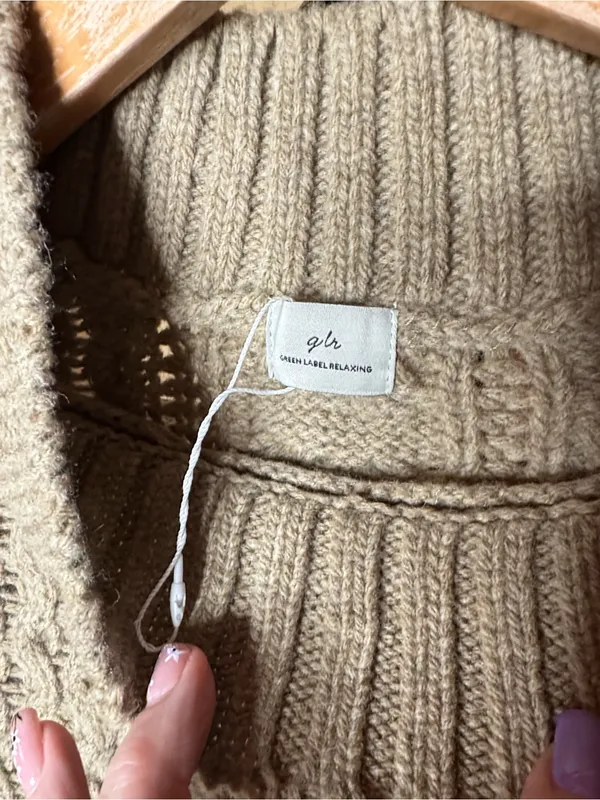 NWOT United Arrows GLR Beige Wool Cable Knit Mock Neck Sweater Vest Size Large - Image 3