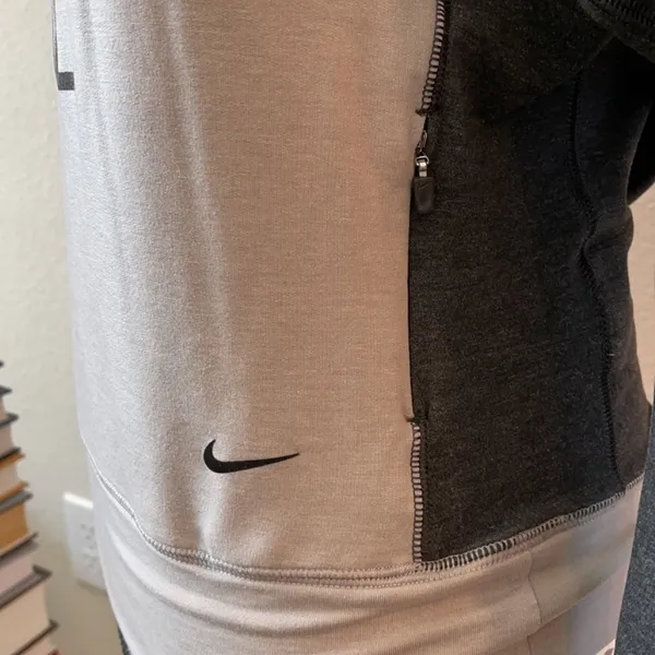 $85 NWT NIKE Soul Cycle pullover M - Image 5