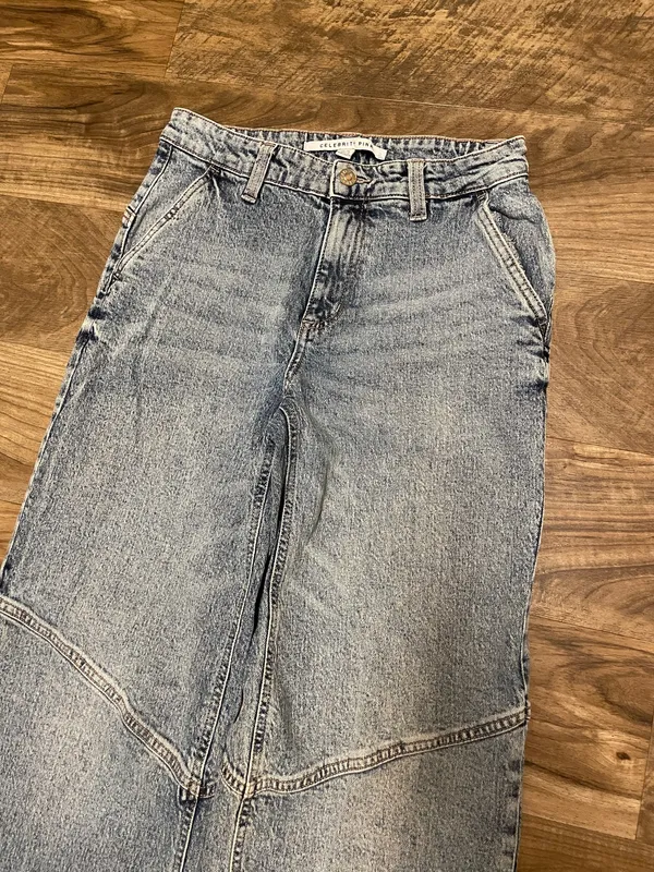 Celebrity Pink Juniors Skater Wide Leg Light Wash Denim Jeans Size 3/26 - Image 2