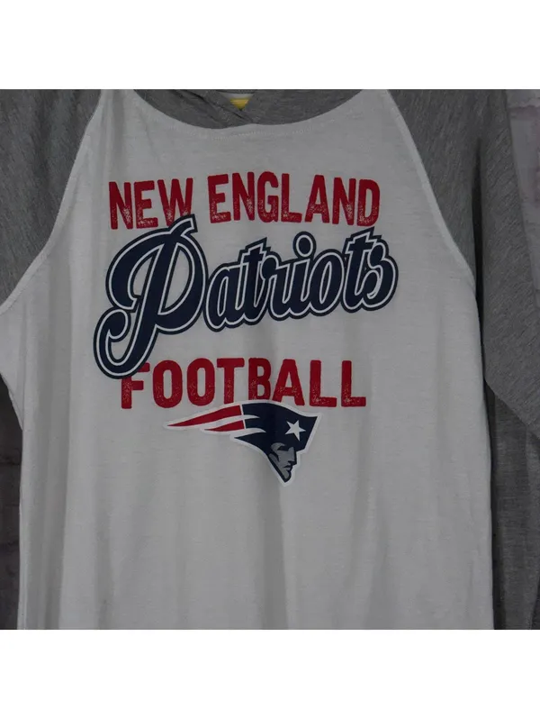 NFL Juniors XL New England Patriots Hooded Long Sleeve Shirt - Image 2