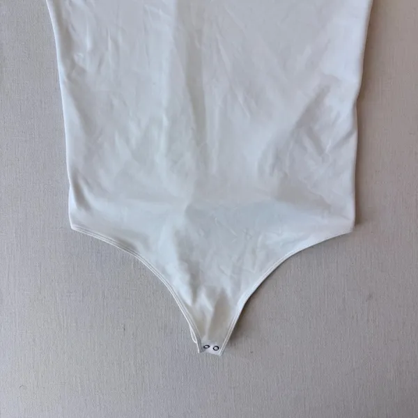 Abercrombie Soft A&F Bodysuit XL White Deep V Clean Girl Minimalist NWT - Image 3