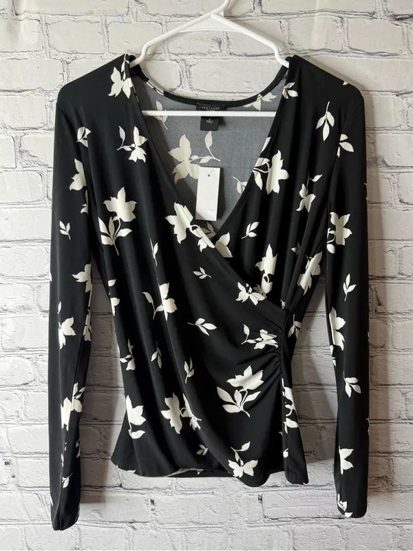 NWT Ann Taylor Black Floral Wrap-Front Long Sleeve Top small - Image 2