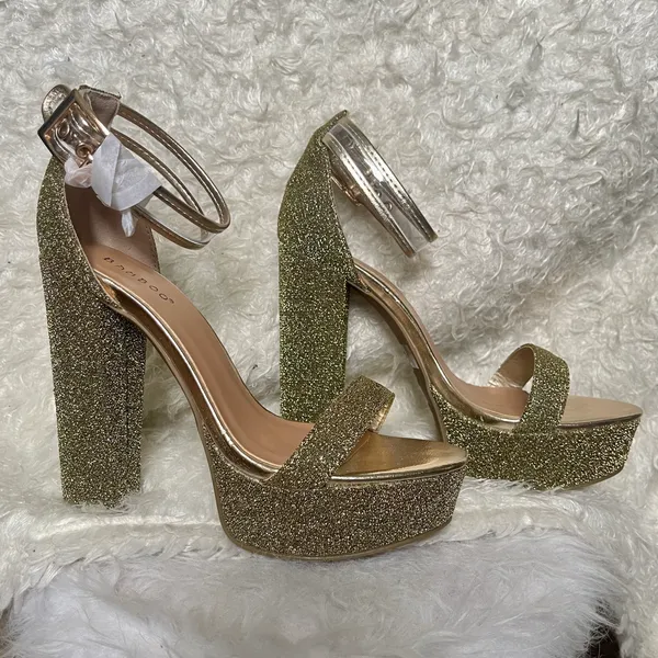 Bamboo Beautiful Gold glam Party Wedding Prom metallic glittery felt platform high chunky heels - Image 2