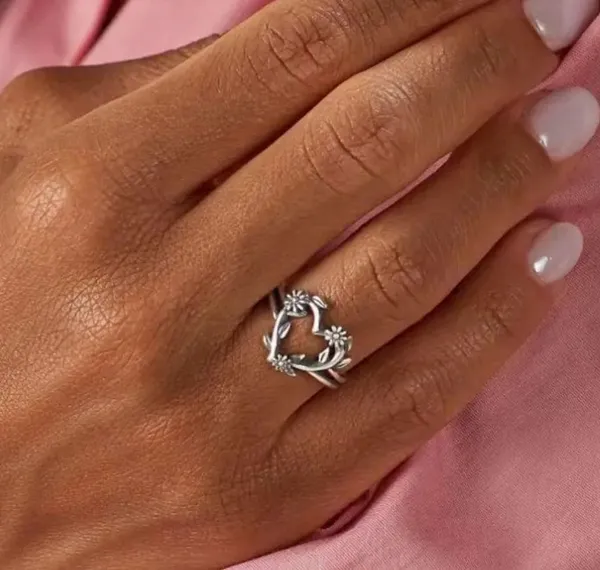 Gorgeous Stainless Steel Silver Hollow Heart Ring Size 7 - Image 3