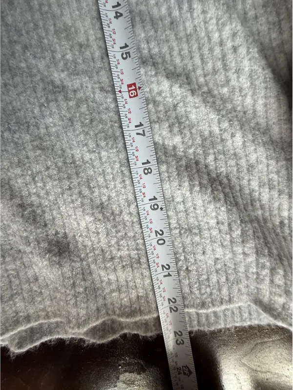 J.Crew Extra-Soft Gray Ribbed Sweater Size Small - Image 5