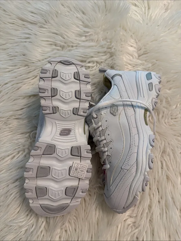 Skechers Classic Women's White Platform Sneakers size 9 brand new - Image 5