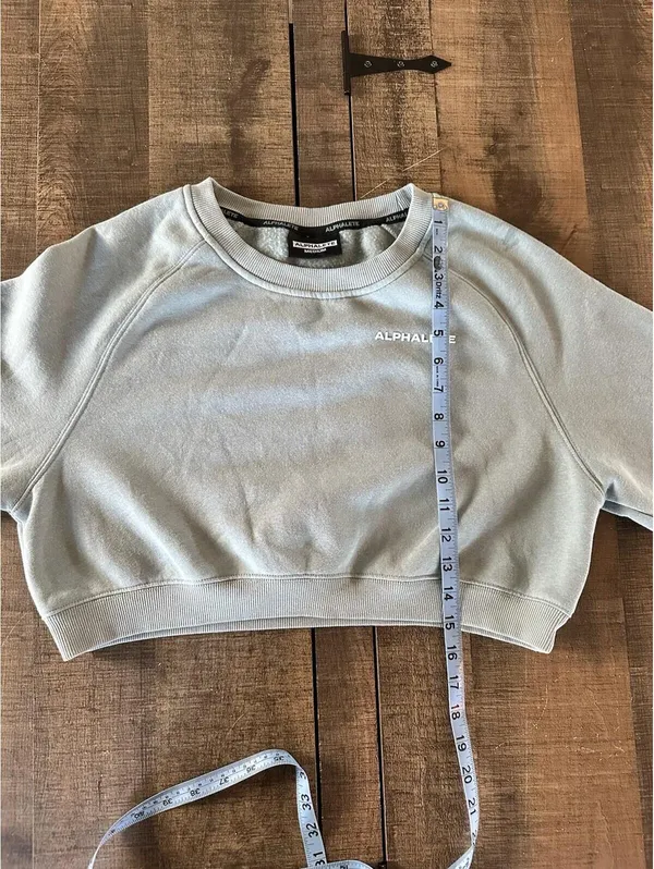 Alphalete Women's Cropped Sweatshirt - Medium - Image 4