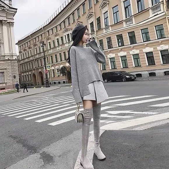 Trendy Gray 2-Piece Knit Set - Oversized Sweater‎ & Mini shorts - XS - Image 3