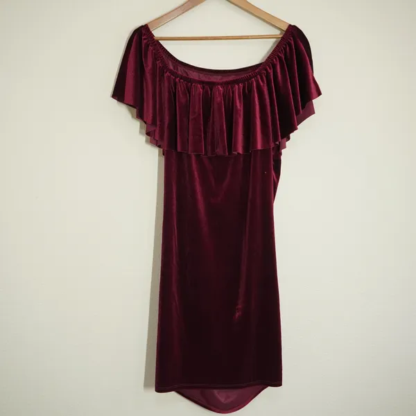 My Bump Maternity Size Medium Velvet Off Shoulder Ruffle Dress Burgundy Bodycon - Image 7