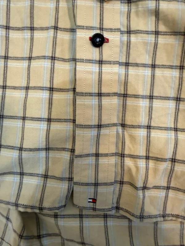 Vintage Tommy Hilfiger Men’s size M Button Down - Image 5