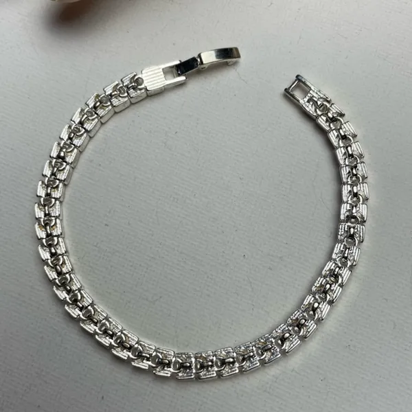 Faceted rhinestone silver tone bracelet - Image 3