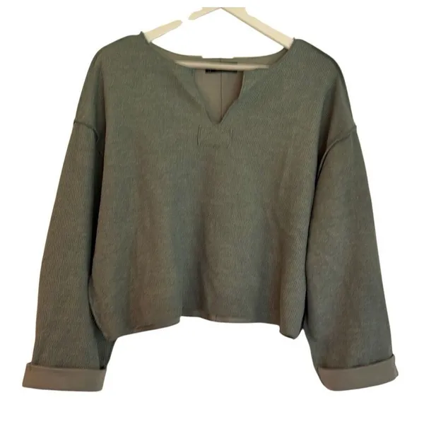 Urban Outfitters Jax turquoise inside out cropped notch neck sweater small - Image 3