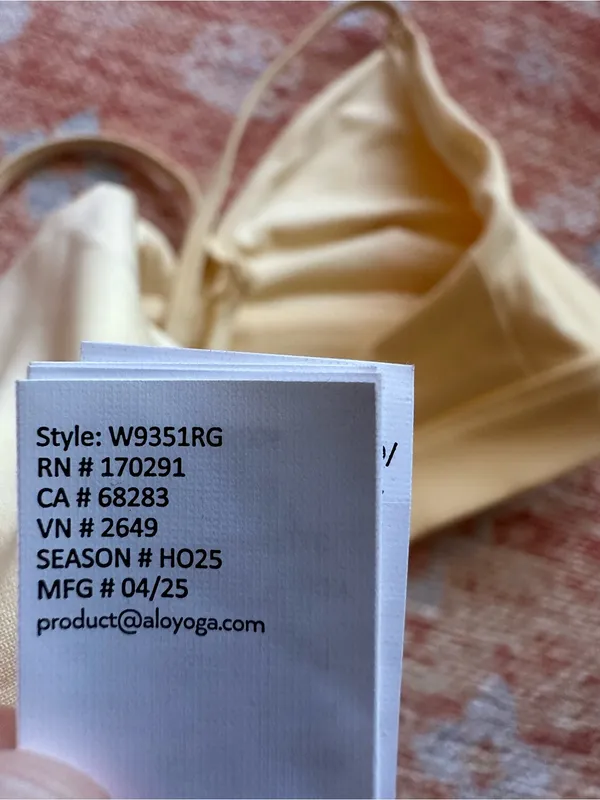 NWT alo yoga splendor bra candlelight yellow white size large sold out limited - Image 9