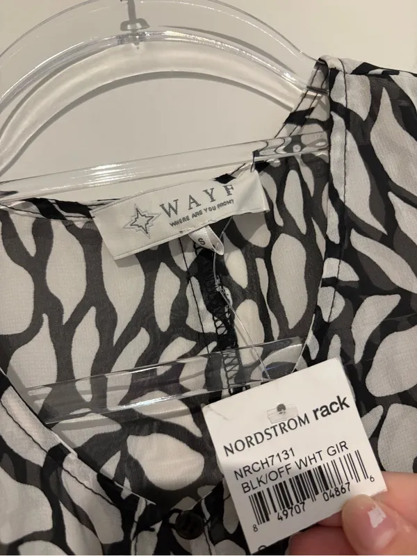 WAYF‎ Nordstrom Rack Sleeveless Black & White Printed faux Wrap-Front Top small - Image 3