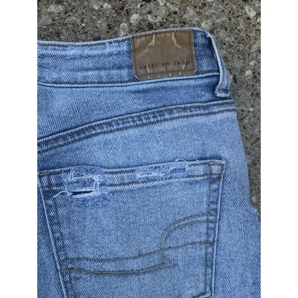 American Eagle Women's Stretch Mom Jeans Straight Leg SZ 4‎ Distressed - Image 11