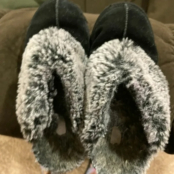 Slip on shoes/slippers sz 9 - Image 2