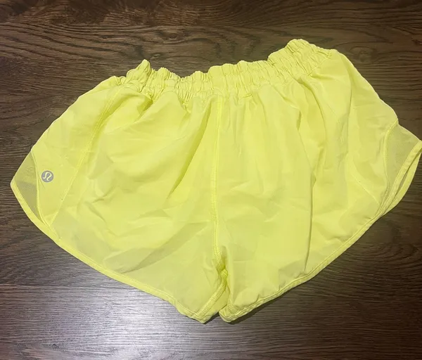Lululemon Hotty Hot 2.5" - Image 2