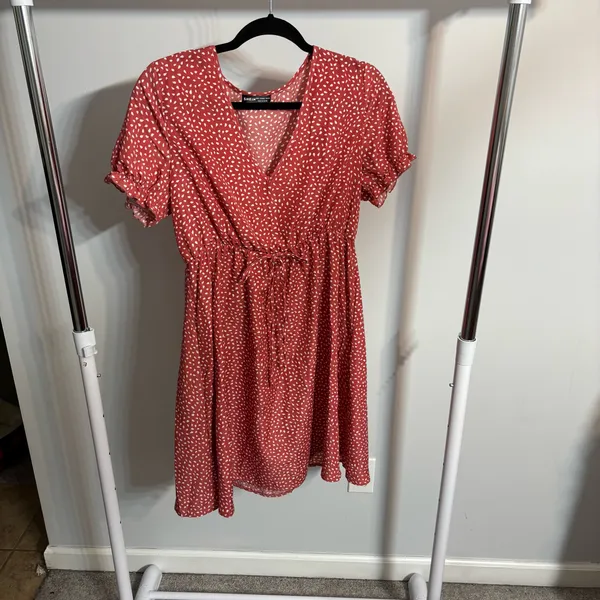 SHEIN Pink and White V-Neck Sesame Seed Printed Tie-Waist A-Line Dress - Image 2